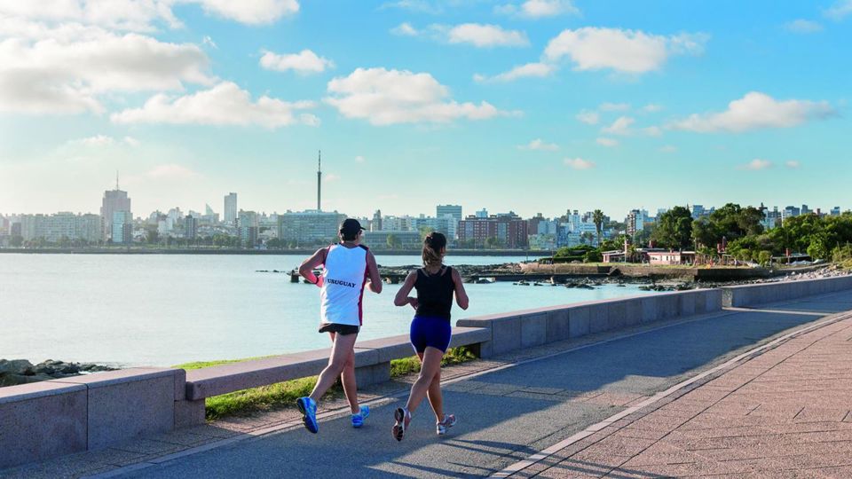 Bike Tour Through Montevideo foto 7